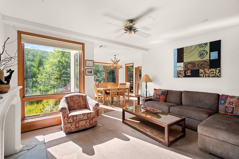 Standard Condo, 2 Bedrooms, Balcony, Mountain View (Chamonix 40) photo 2