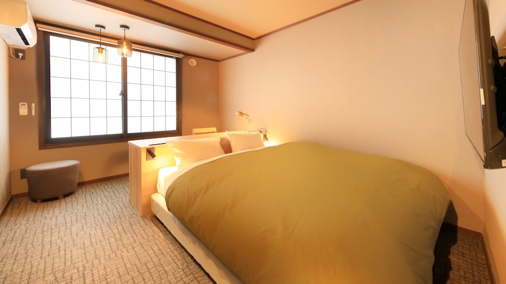Room, 1 Queen Bed - Photo 5
