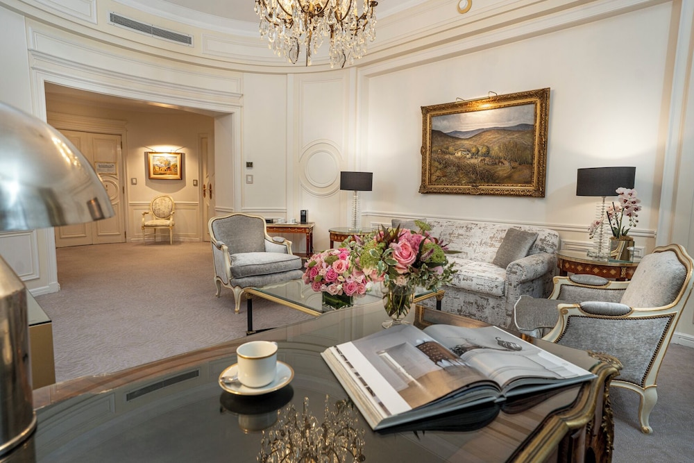 Suite (Alvear)