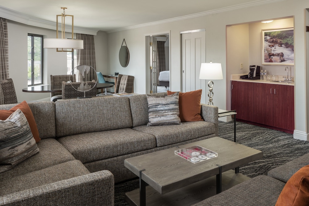 Executive Suite, 1 Double Bed, Corner photo 3
