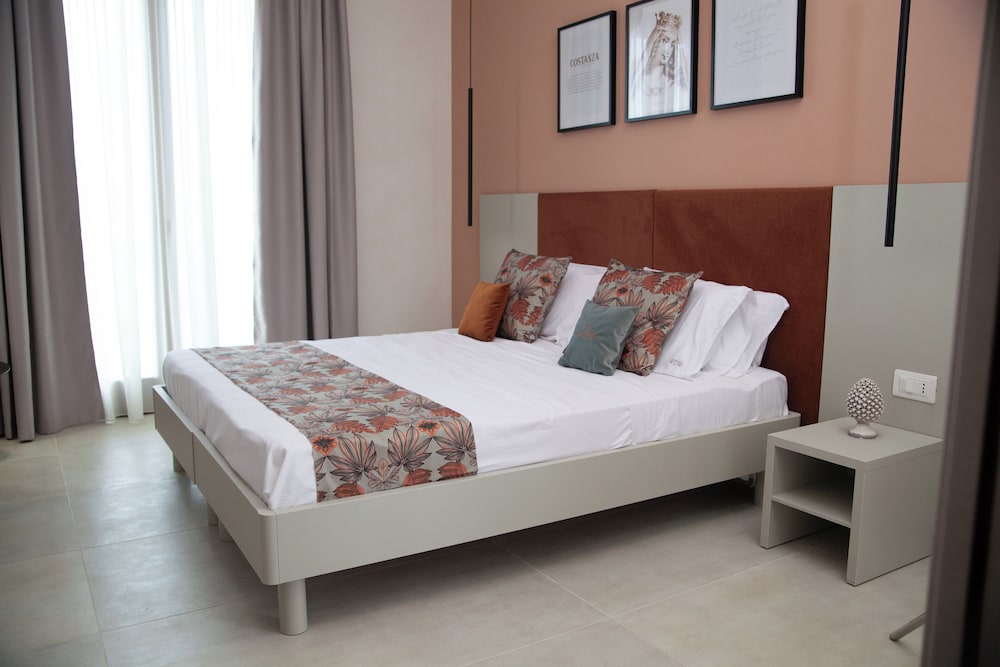 Elite Room