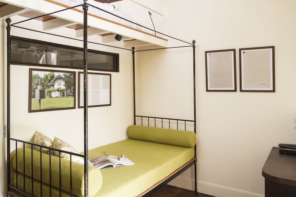 Look Yang (River View with Balcony)