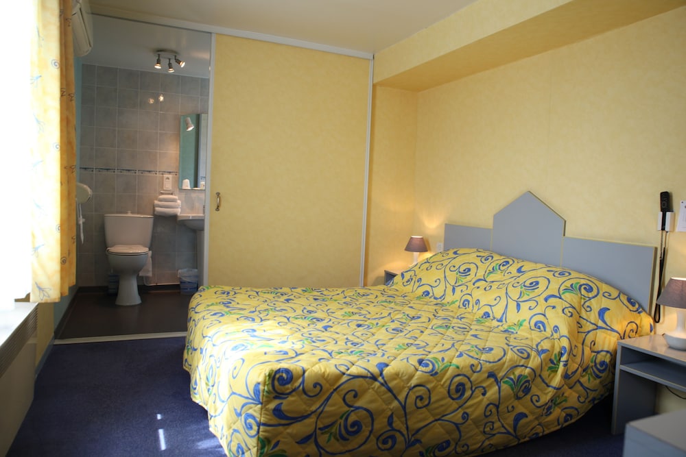 Standard Double Room photo 3