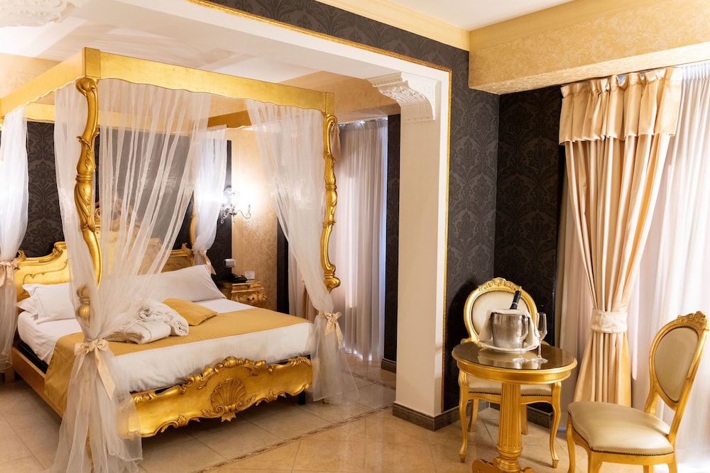 Suite - Photo 9