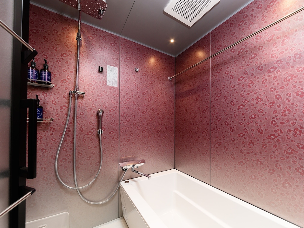 Two-Bedroom Japanese Suite - Photo 12