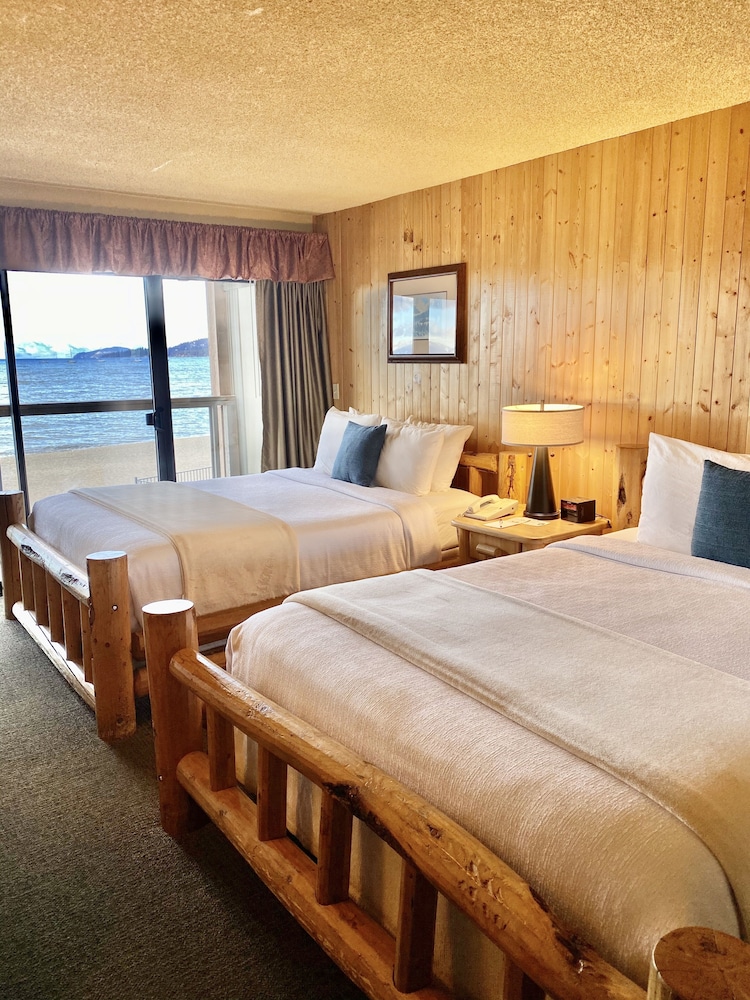 Standard Room, 2 Queen Beds, Lake View - Photo 2
