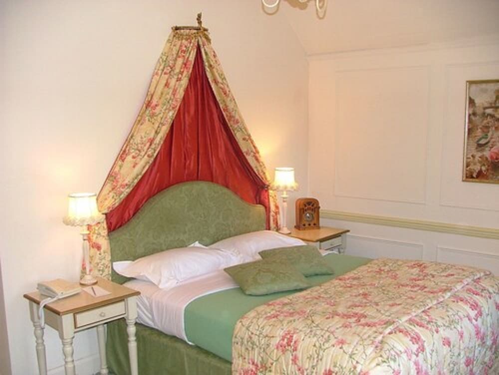 Deluxe Double Room Single Use photo 3