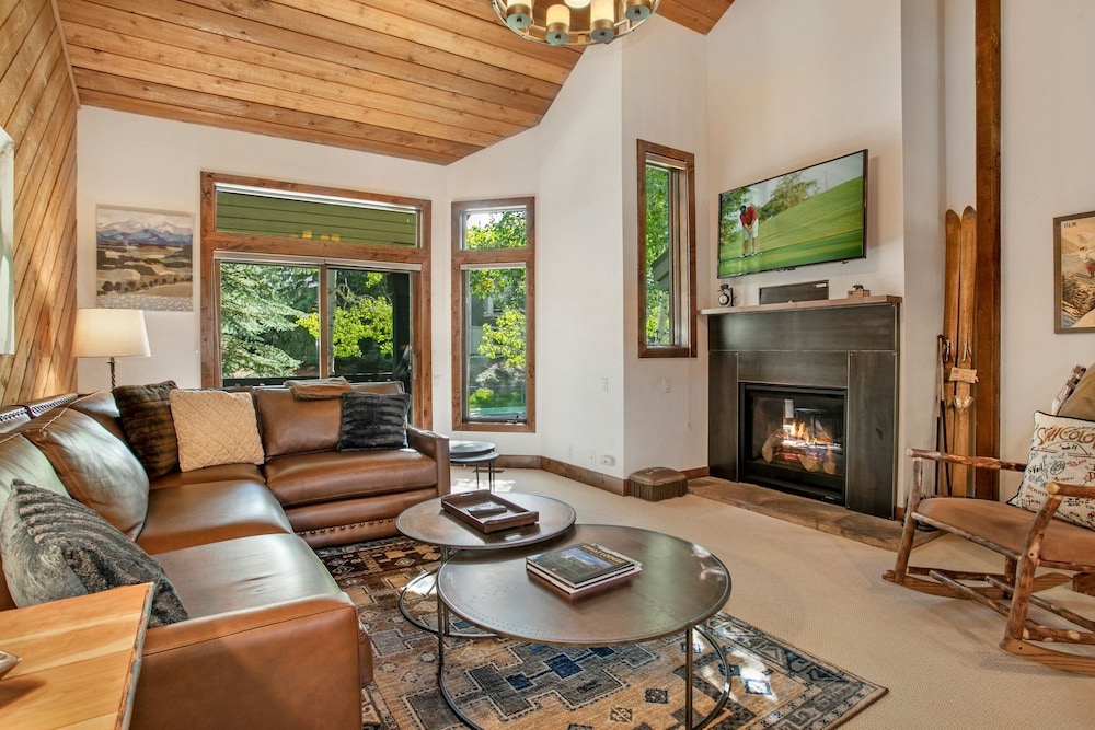 Townhome, 3 Bedrooms photo 1