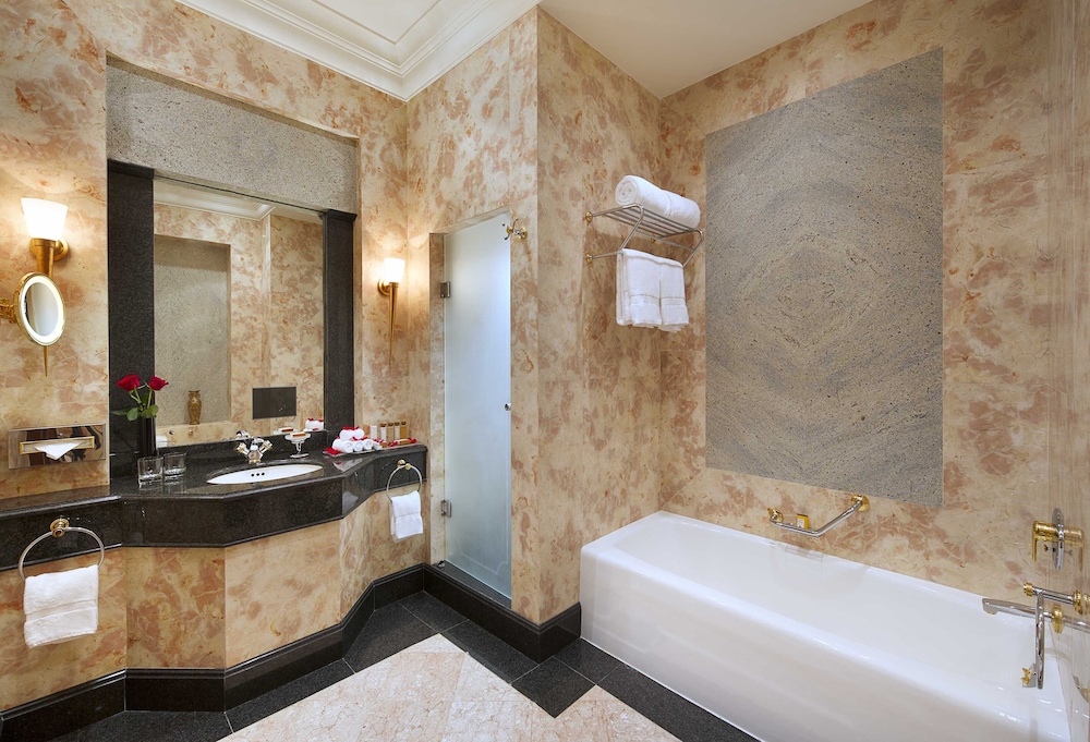 Room, Twin Beds, (Qasr)