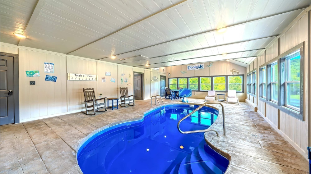 Luxury Poolside Cabin in Sevierville, Zdjęcie 42