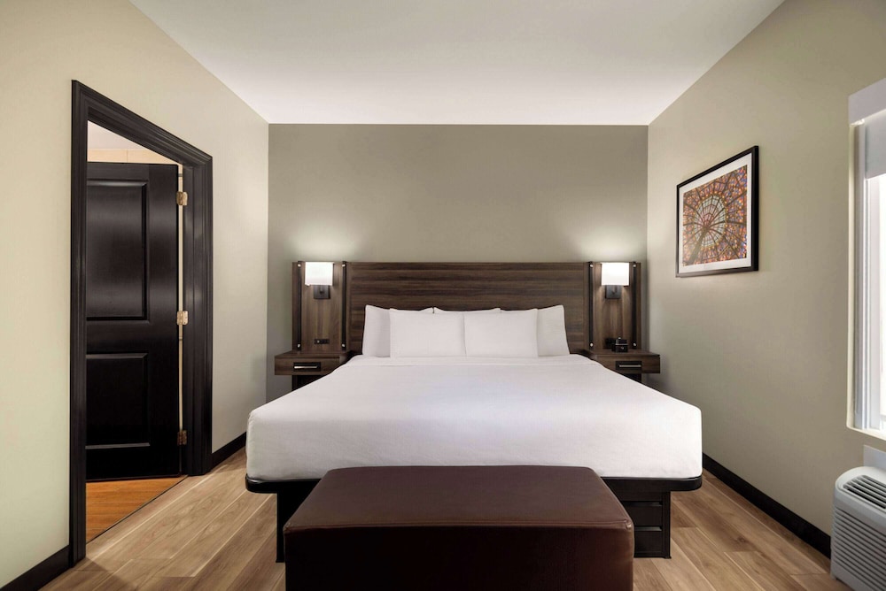 Presidential Suite, 1 King Bed, Non Smoking photo 3