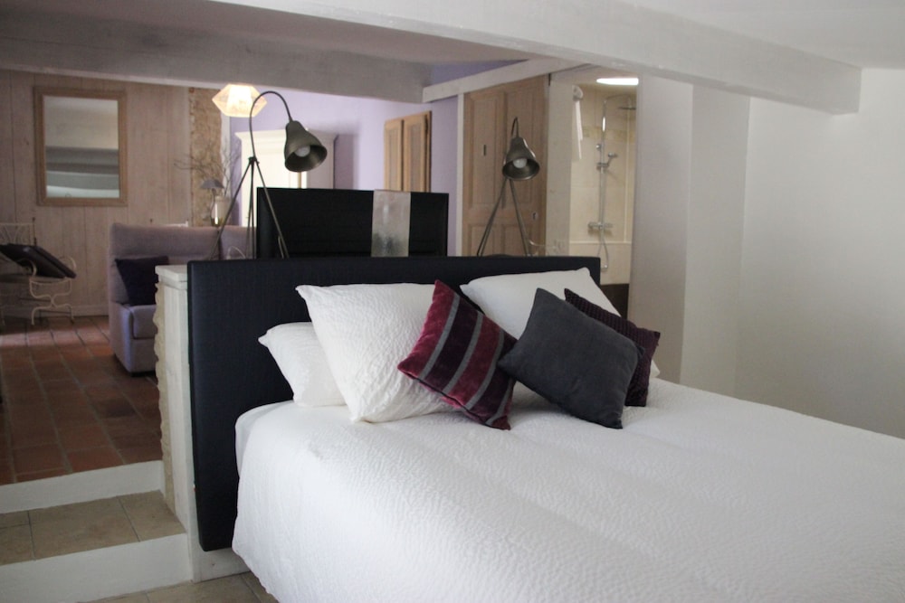 Suite (Fleur De Lavande) photo 1