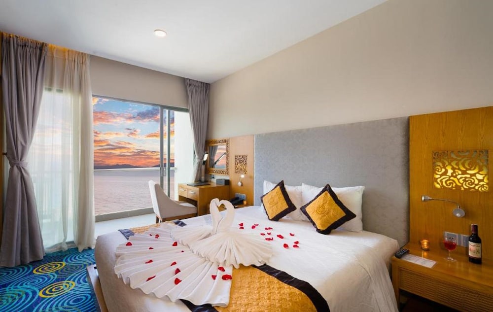 Senior Suite, 1 Bedroom, Balcony