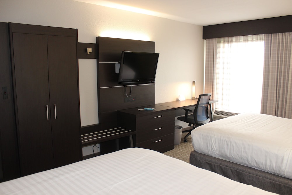 Standard Room, 2 Queen Beds, Accessible (Communications) - Photo 1