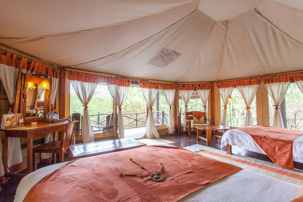 Luxury Tent, 1 Double Bed, River View photo 3