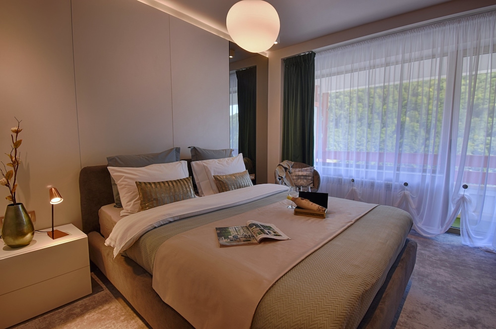 Refurbished Double Room Without Balcony photo 1