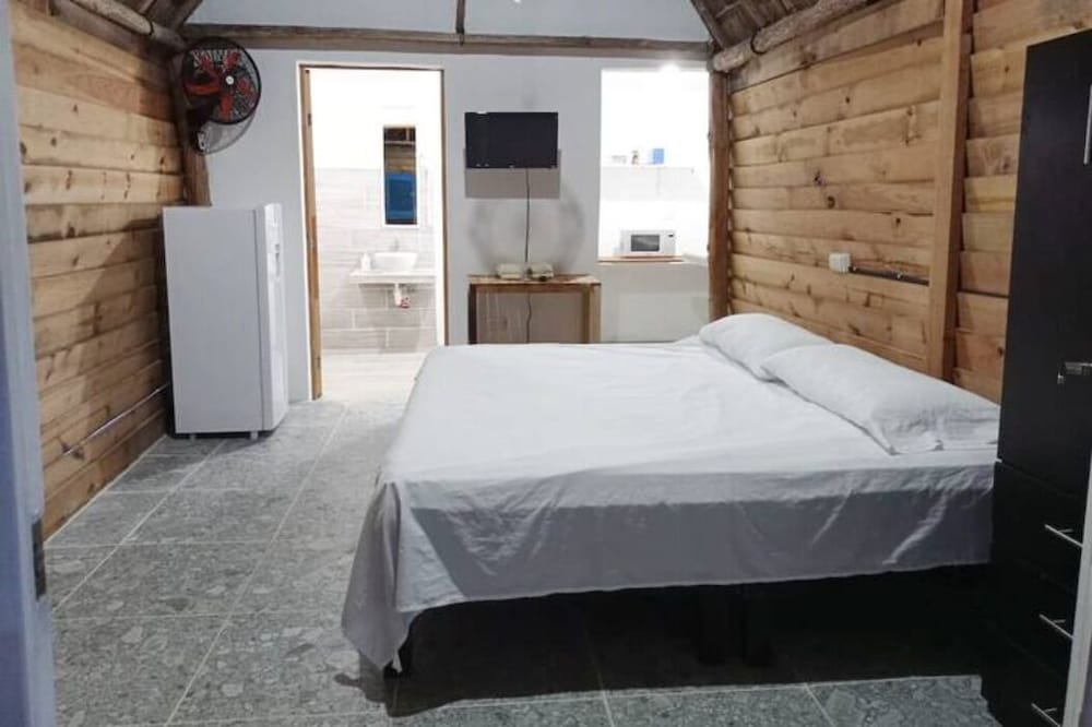Basic Cabin photo 1