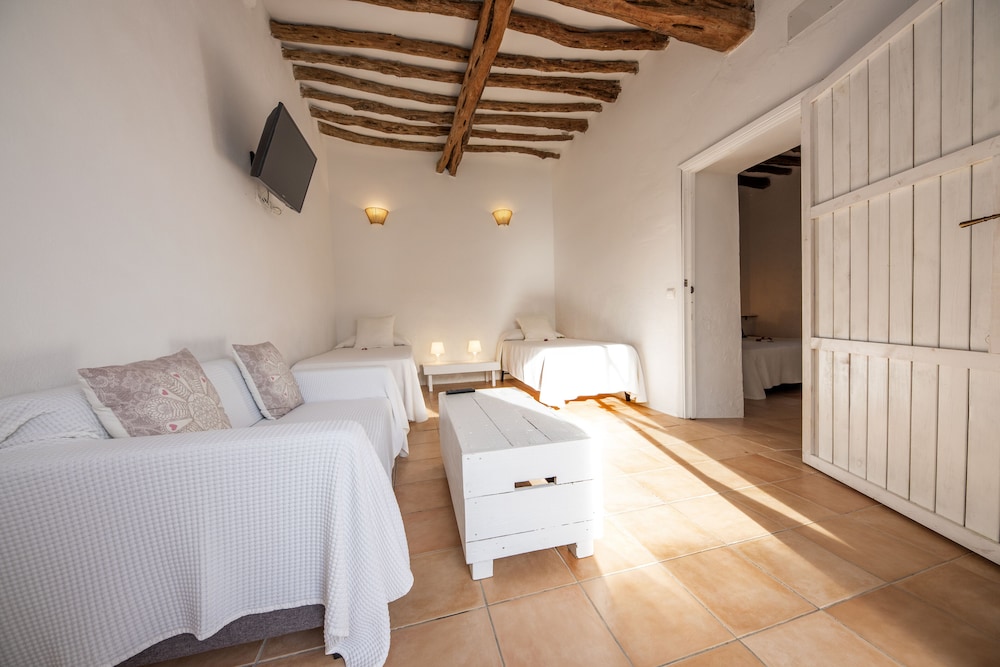 Superior Quadruple Room, Accessible, Ensuite ( Sa Caleta) photo 3
