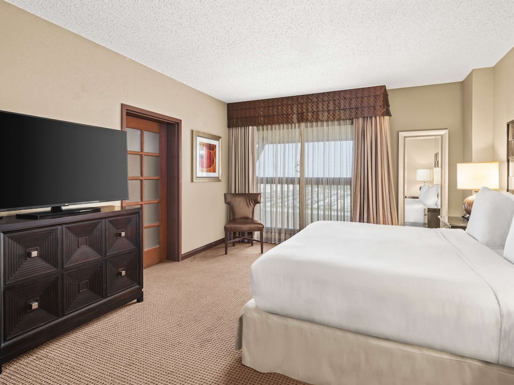 Suite, 1 King Bed, Non Smoking - Photo 1