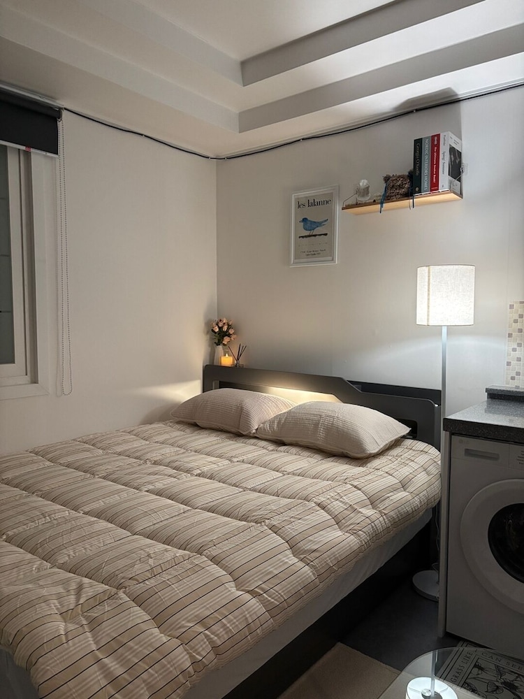 Business Double Room 210