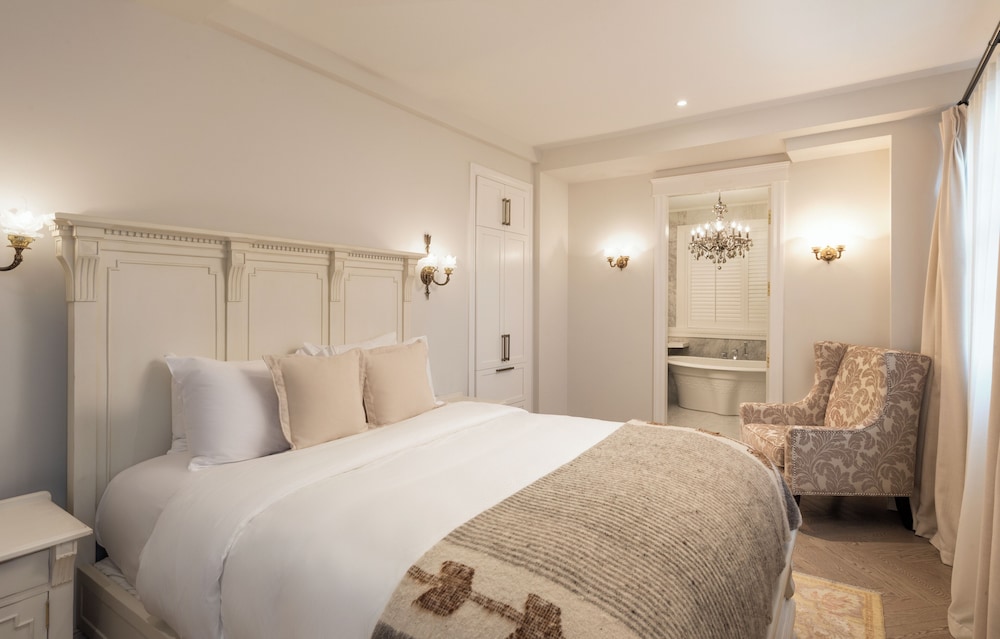 Room Marie-Rollet (Building B, No pets Allowed) - Photo 2