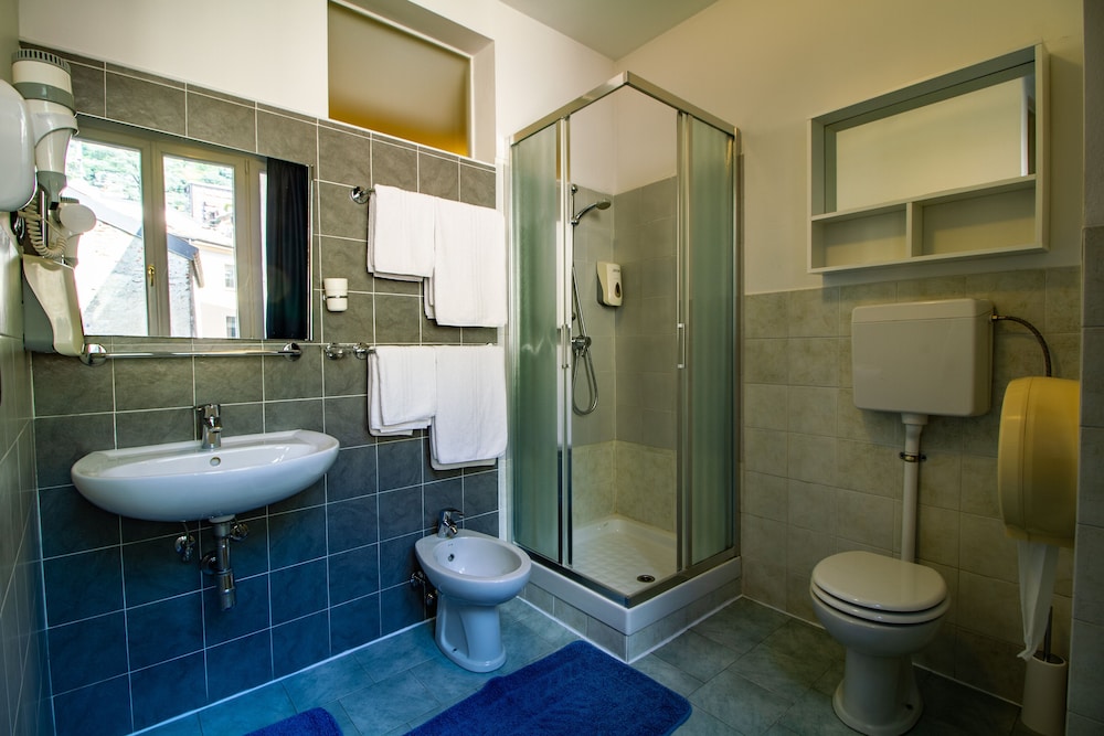 Apartment, 2 Bedrooms, Ensuite (6 pax) photo 2