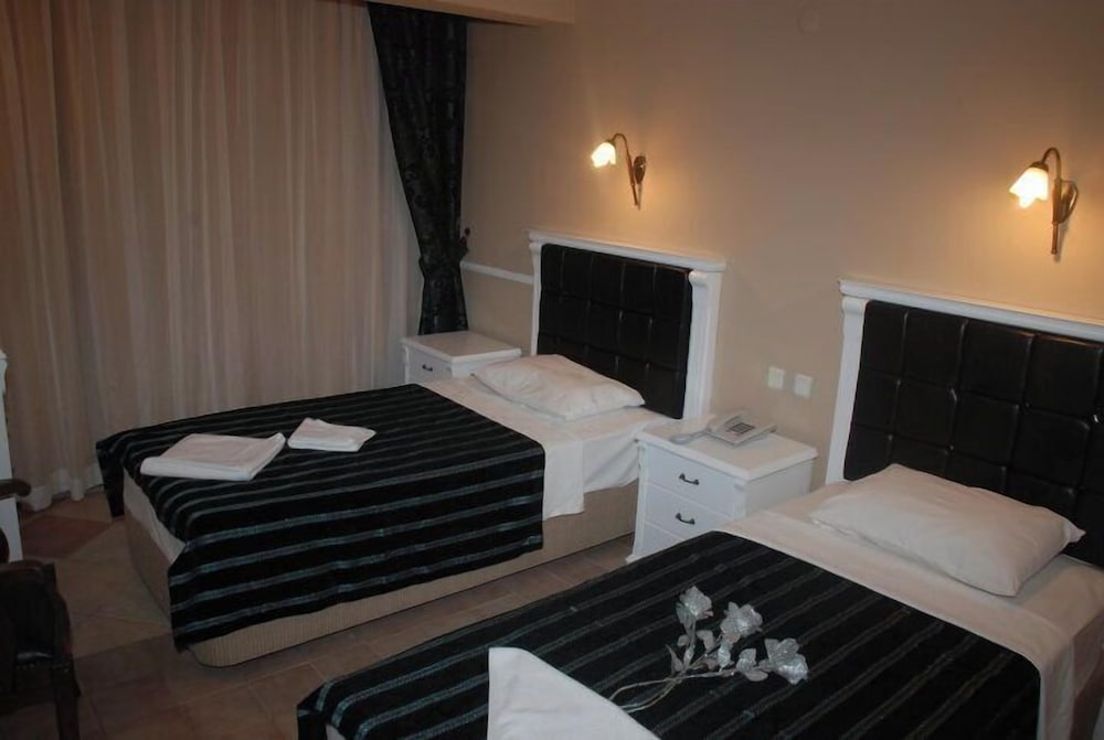 Standard Twin Room, Balcony photo 1