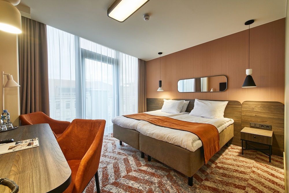 Deluxe Double or Twin Room - Photo 5