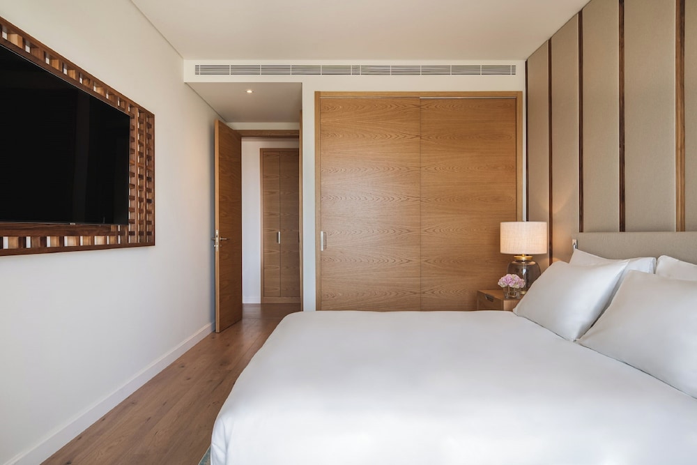 Deluxe Suite, River View