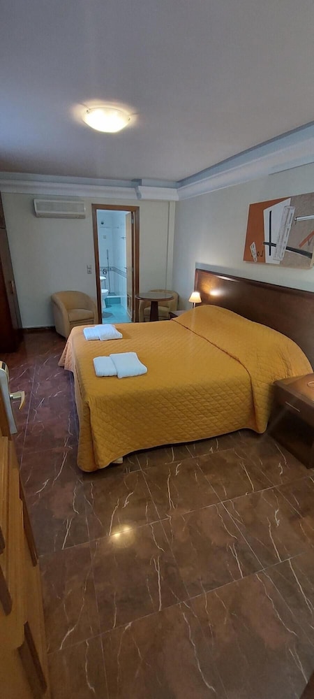 Economy Double Room, Semi-Basement without Balcony photo 2