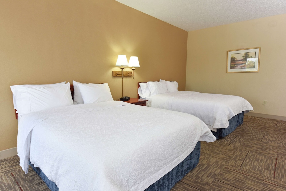 Room, 2 Queen Beds, Accessible, Non Smoking - Photo 2