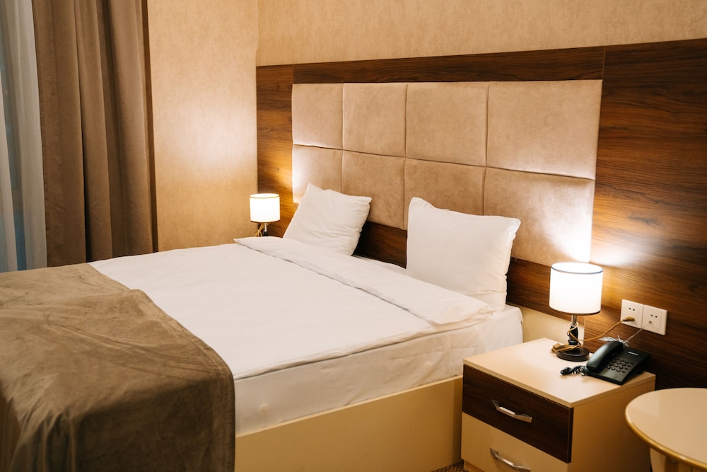 Standard Double Room, 1 King Bed, Non Smoking - Photo 16