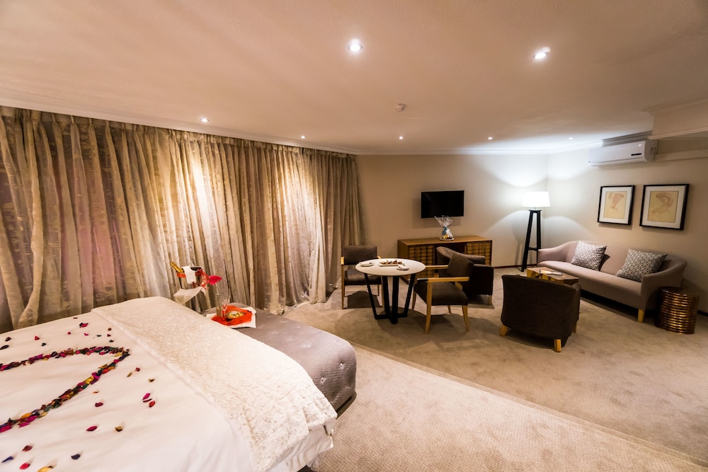 Executive King Suite photo 3