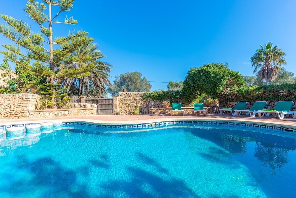 Villa photo 3
