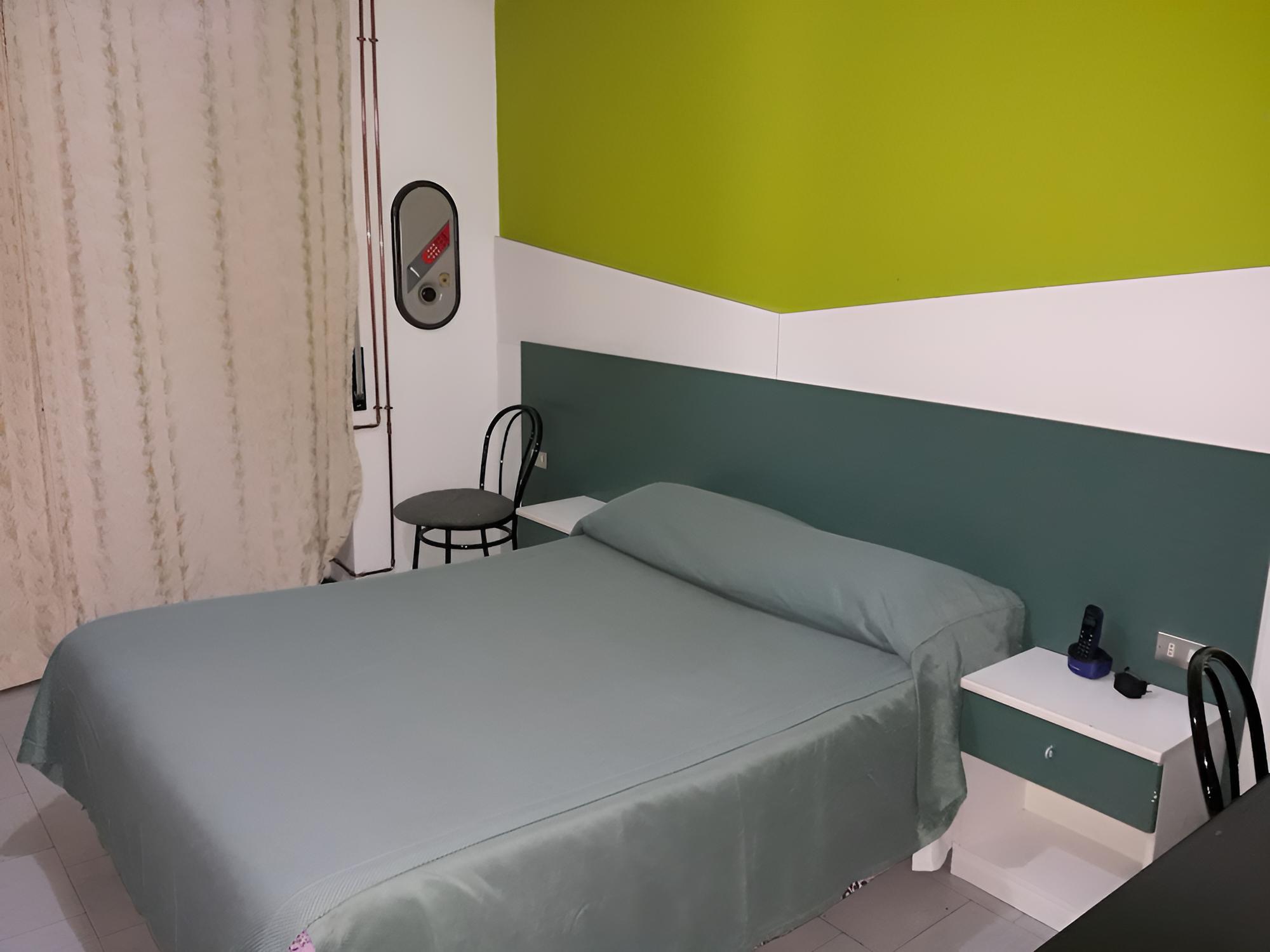 Basic Double Room photo 3