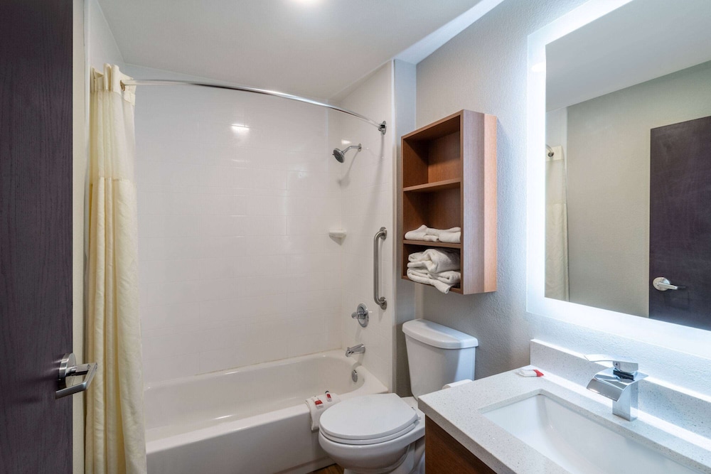 Studio Suite, 2 Queen Beds, Non Smoking - Photo 4