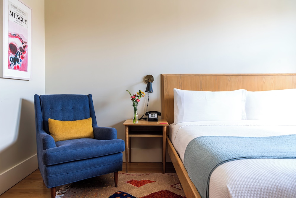 Standard Room, 1 Queen Bed (Fair St) photo 1