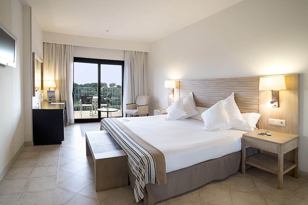Deluxe Room (Sports Room) photo 3
