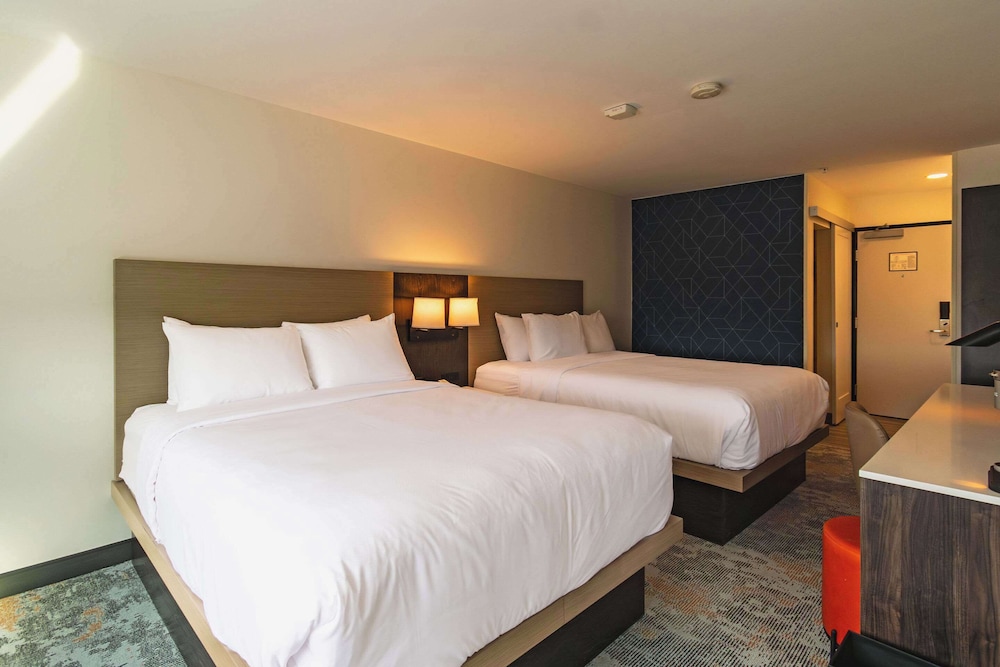 Standard Room, 2 Queen Beds, Non Smoking photo 1