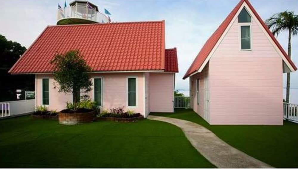 Bungalow With Fan