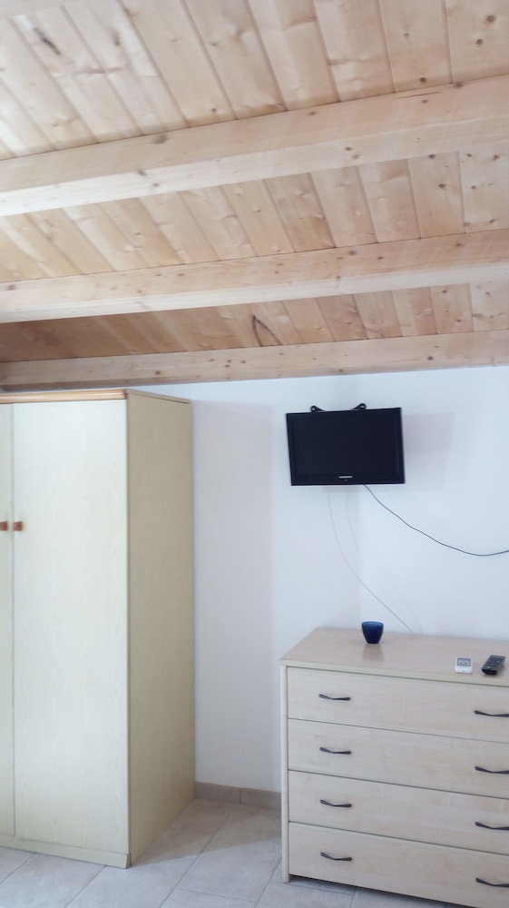 Triple Room - Photo 7