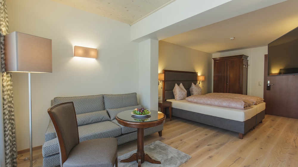 Deluxe Double Room, 1 Bedroom, Balcony, Mountain View photo 3
