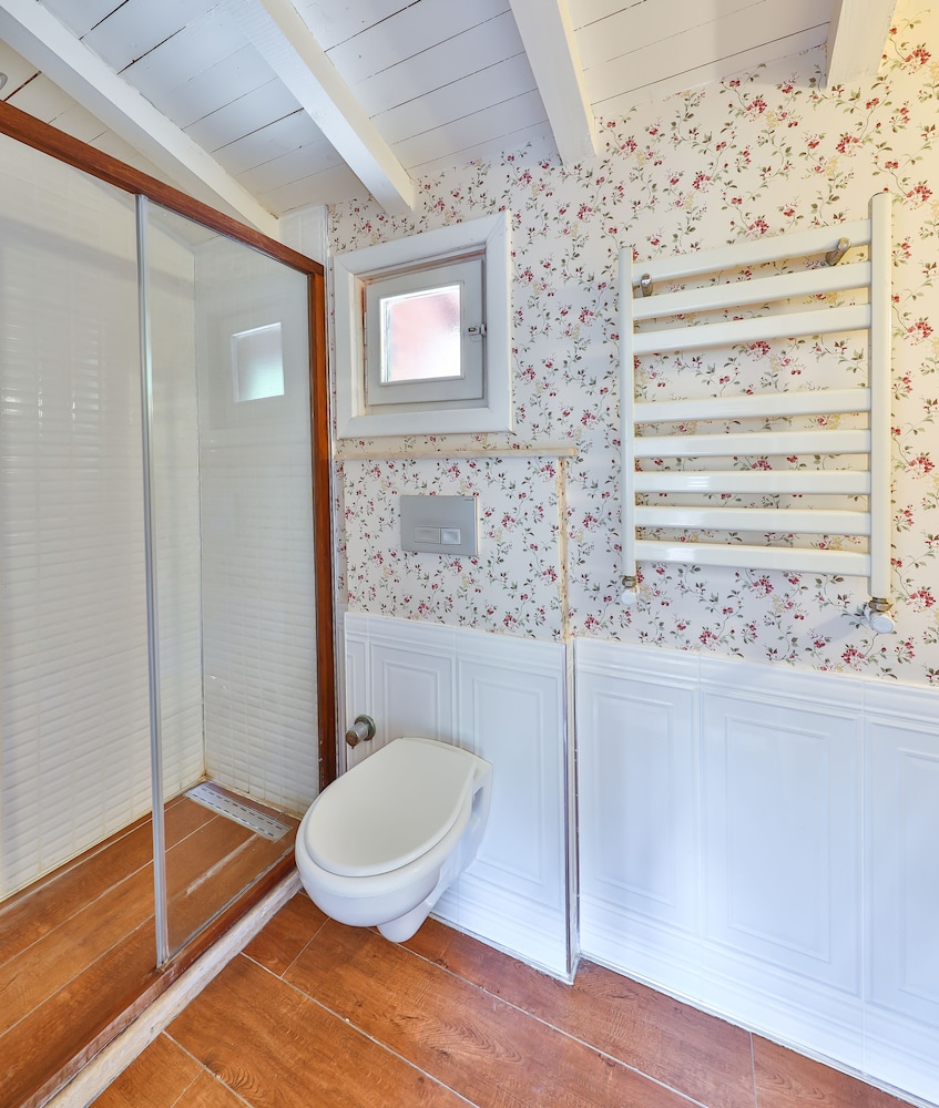 Robin's Nest Suite photo 2