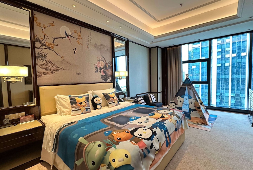 Room, 1 King Bed, Non Smoking (1.35 Small Bed, Parent-Child Room) photo 2