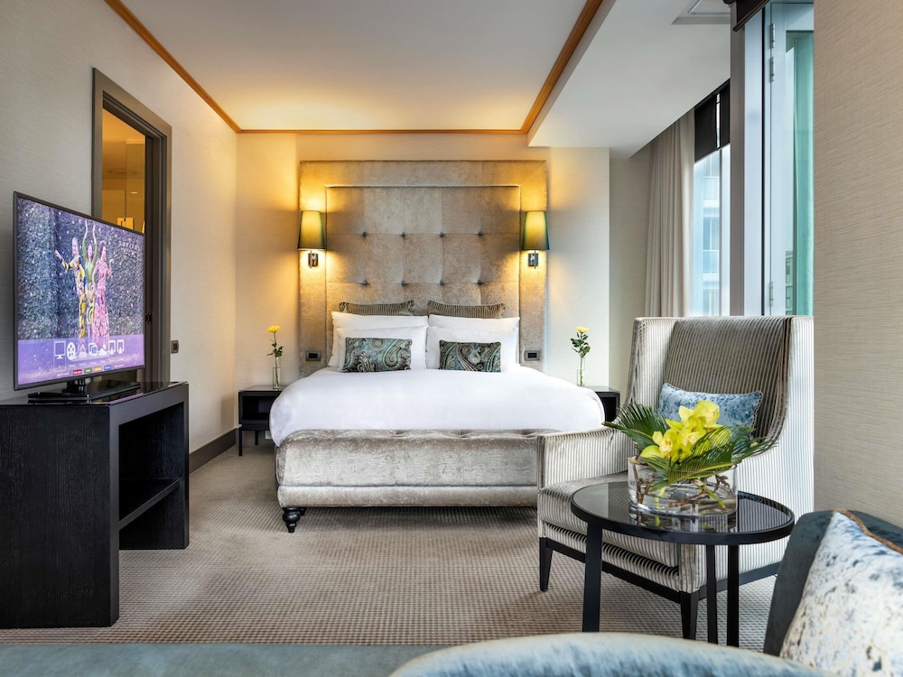 Junior Suite, 1 King Bed - Photo 1
