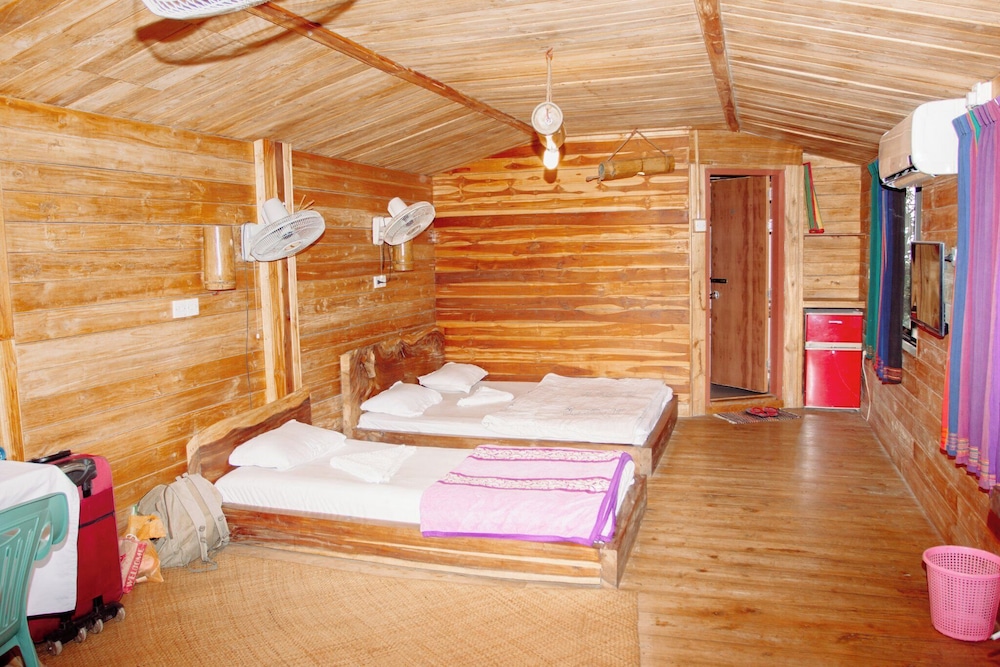 Deluxe Quadruple Room
