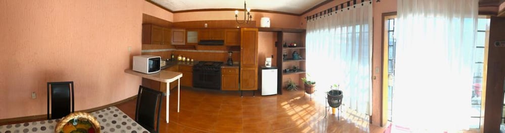 Economy Single Room, Shared Bathroom photo 2