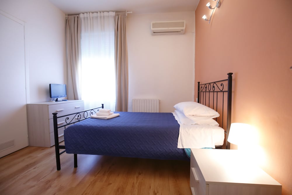 Single Room photo 3