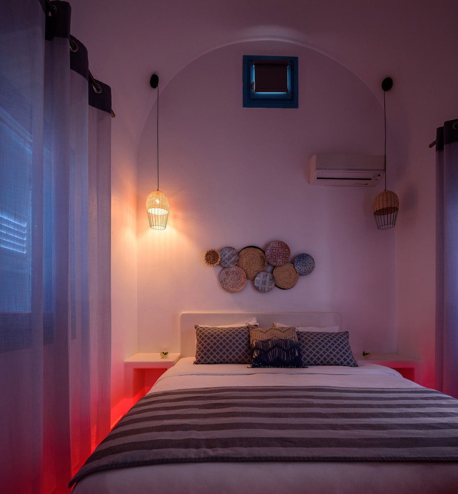 Family 2 Bedroom Suite with Plunge Pool and Sea View