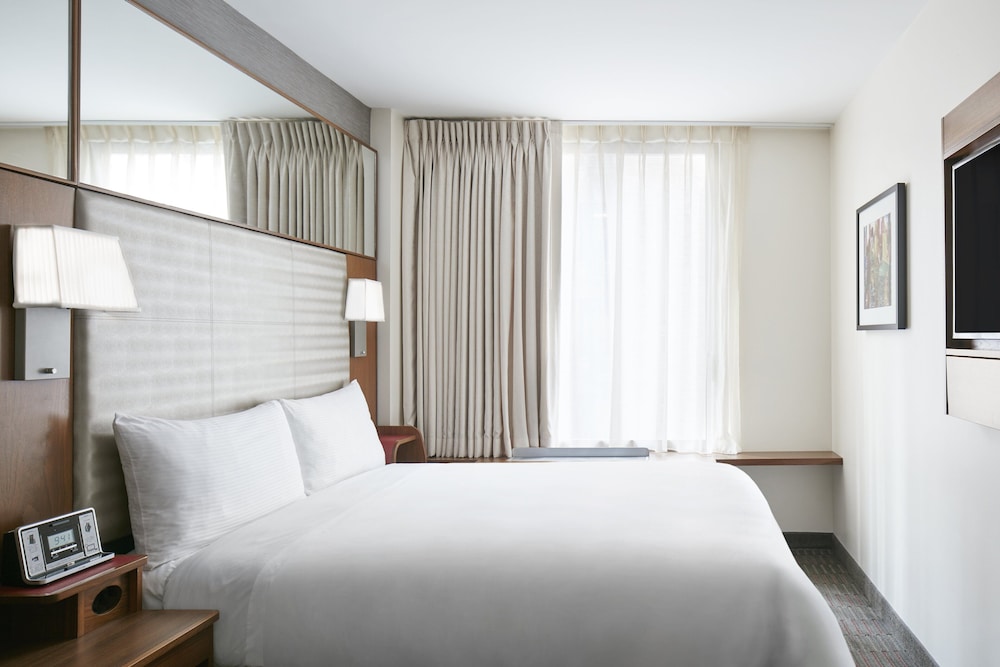 Suite, Kitchenette (One Room)